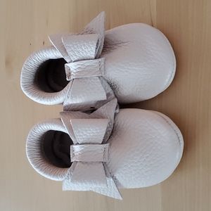 NEW Little Bees Brown & White Baby Toddler Shoes 3-6mos 6-9mos 9-12mos  12-15mos